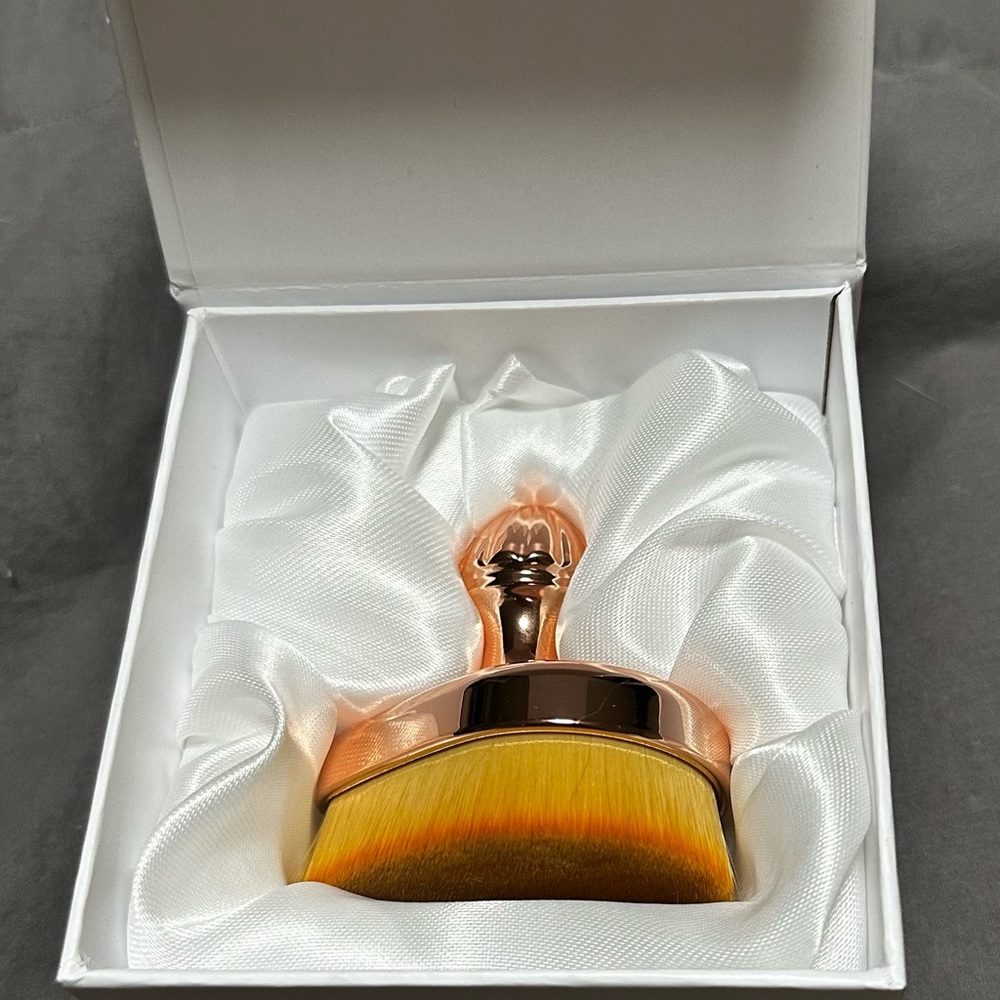 NWT Eloise teardrop brush - Picture 4 of 6